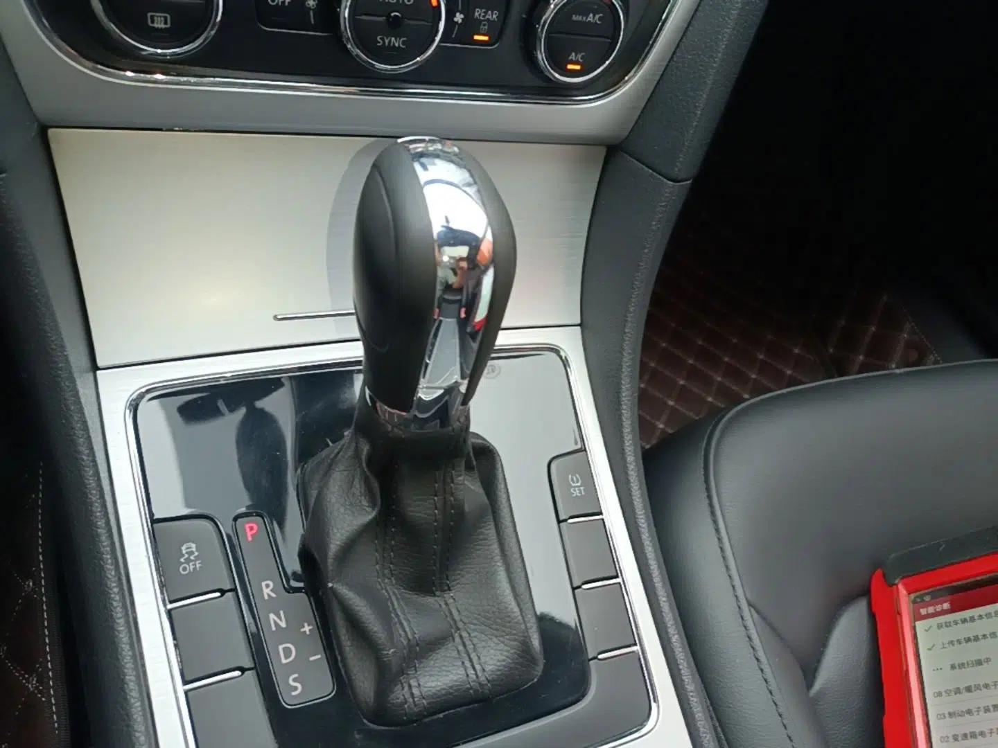 Volkswagen Passat 2015 1.8TSI DSG Prestige Edition — миниатюра 21