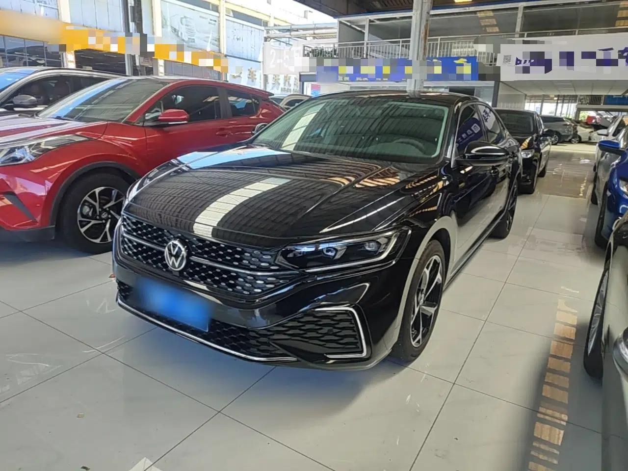 Volkswagen Passat 2025 Outstanding Model 330TSI Starry Elite Edition — миниатюра 1