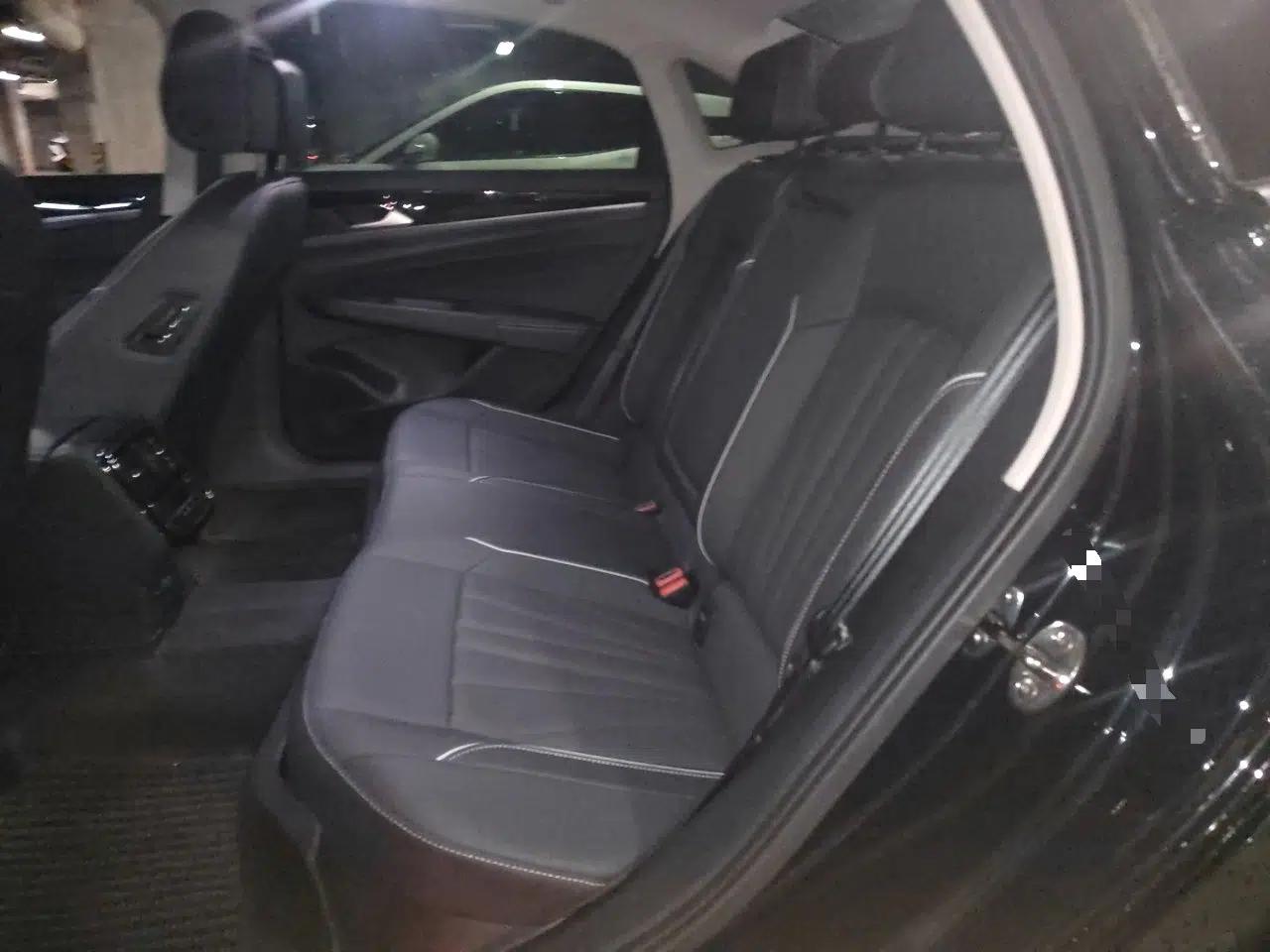 Volkswagen Passat 2024 380TSI Starry Dragon Edition — миниатюра 17