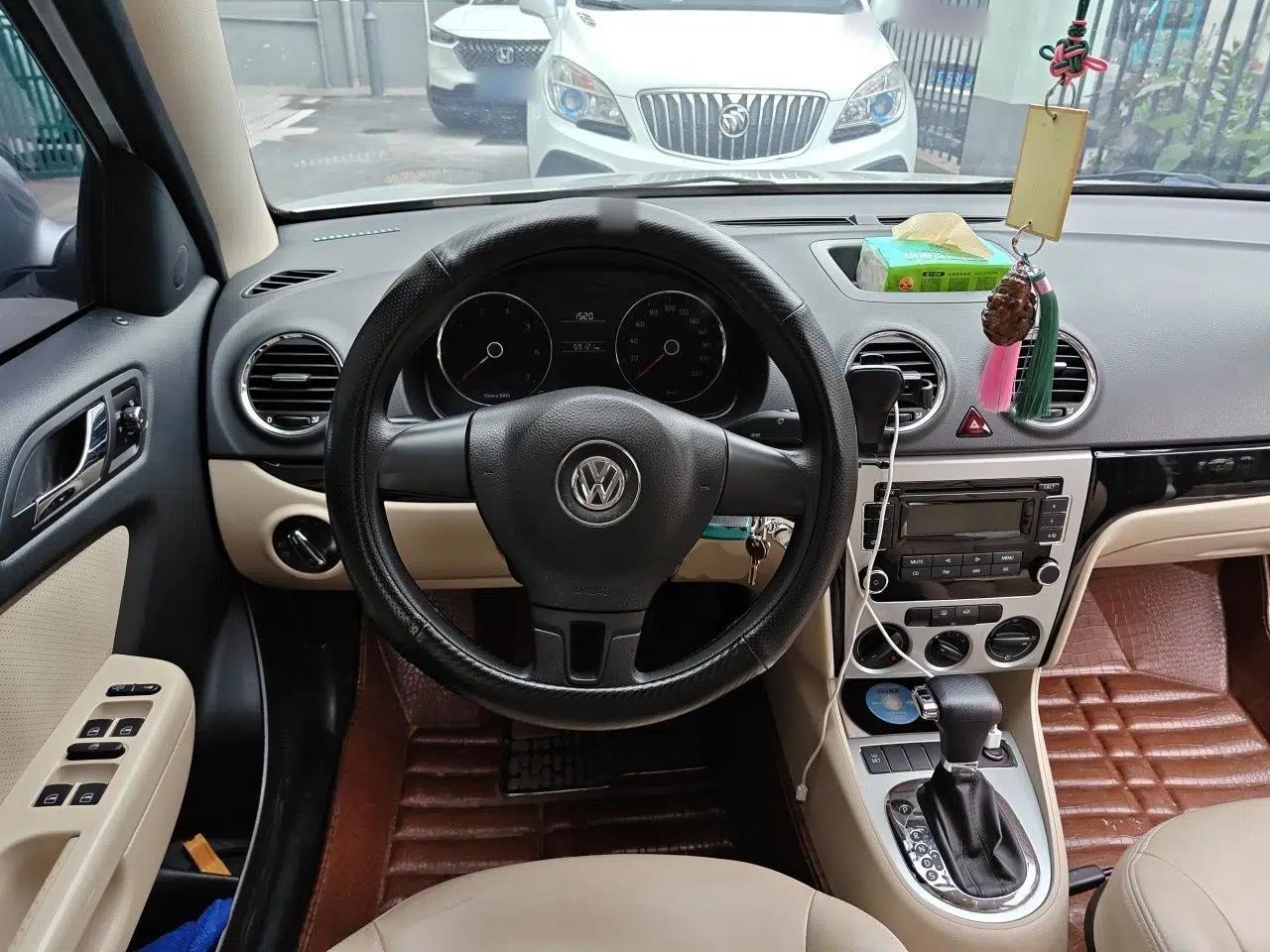 Volkswagen Lavida 2008 1.6L Automatic Prestige Edition — миниатюра 10