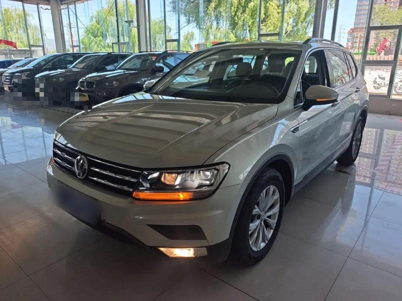 Volkswagen Tiguan L 2017 330TSI Automatic Two-Wheel Drive Luxury Edition — миниатюра 1
