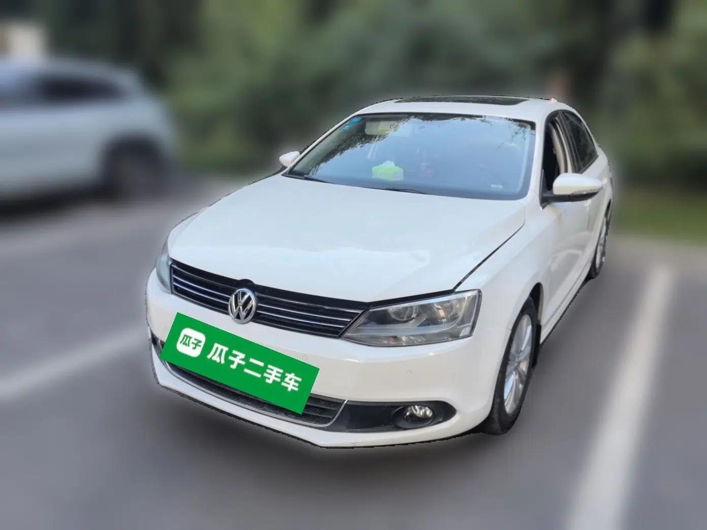 Volkswagen Sagitar 2014 Revised Version 1.4TSI Automatic Luxury Edition — миниатюра 1