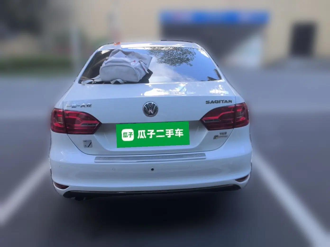Volkswagen Sagitar 2014 Revised Version 1.4TSI Automatic Luxury Edition — миниатюра 5