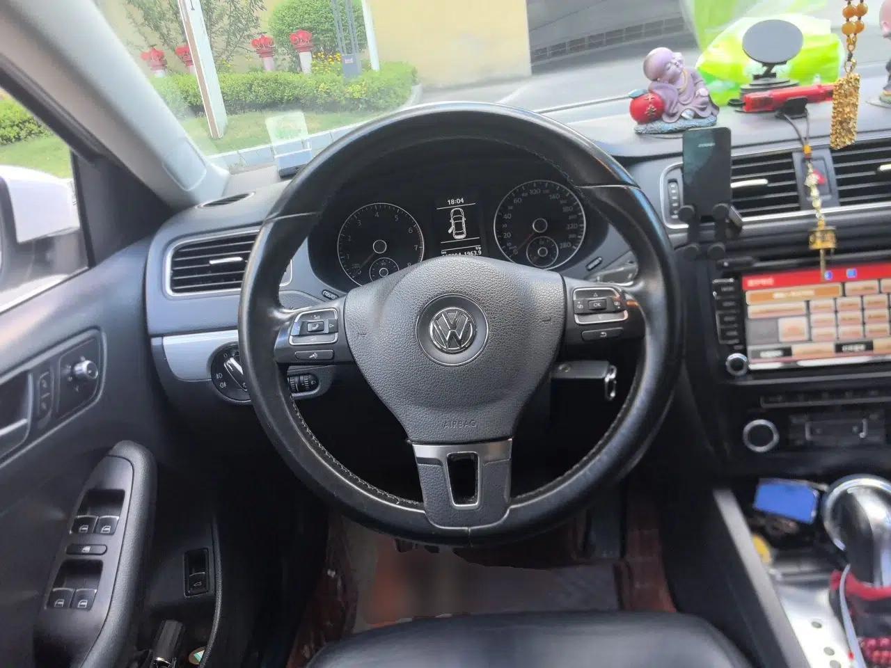 Volkswagen Sagitar 2014 Revised Version 1.4TSI Automatic Luxury Edition — миниатюра 10
