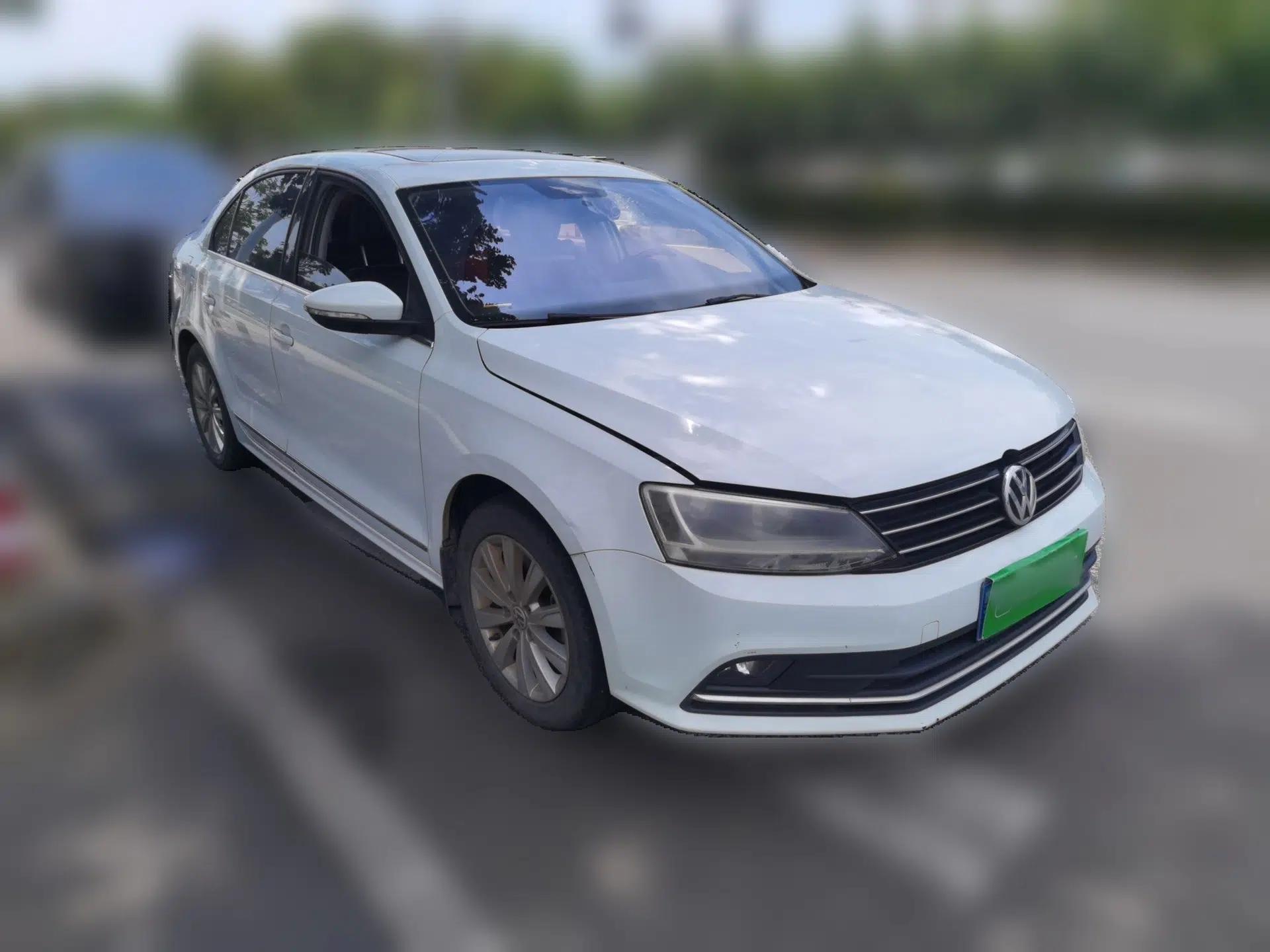Volkswagen Sagitar 2015 230TSI Manual Comfort Version — миниатюра 3