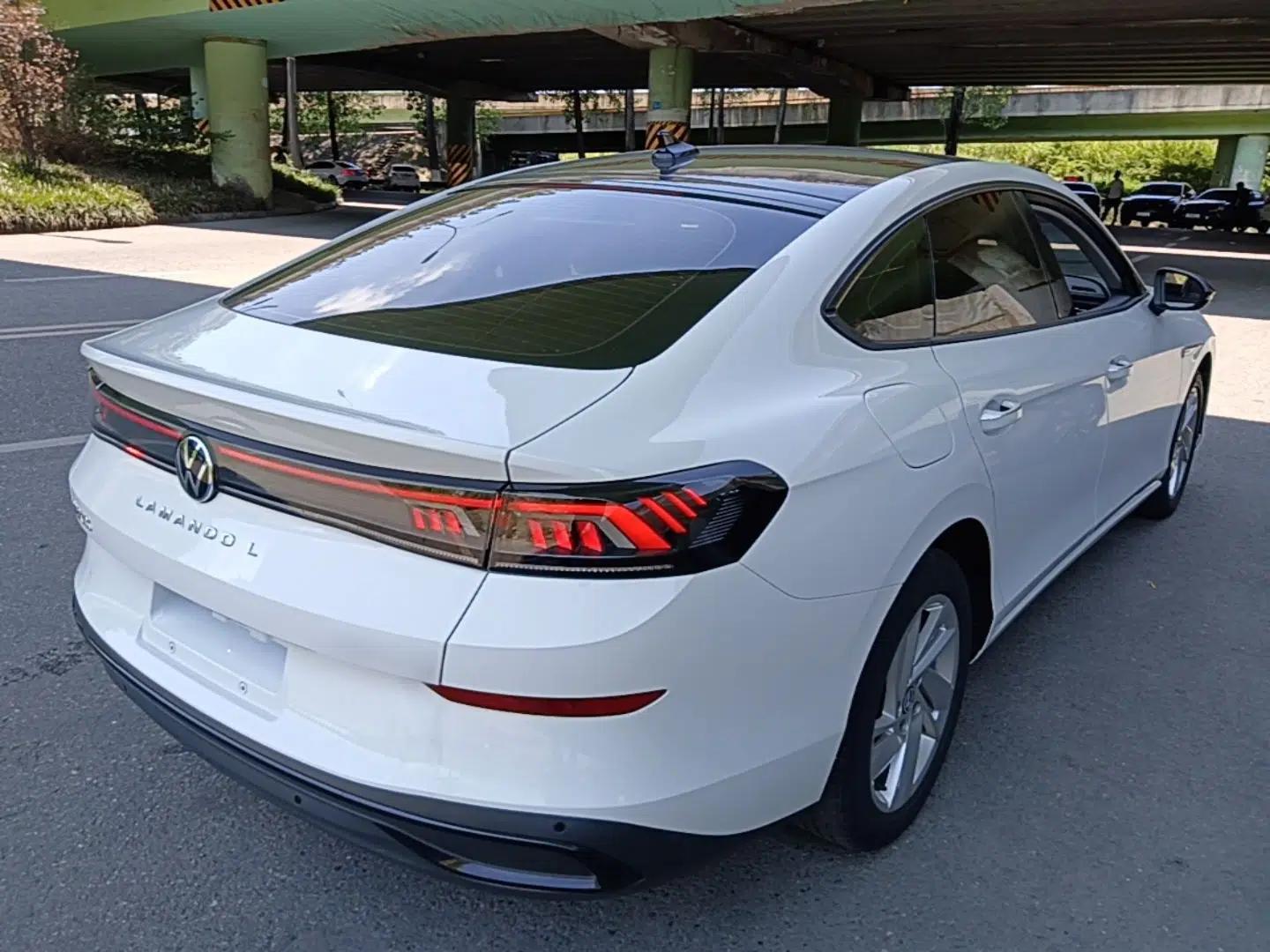 Volkswagen Lamando 2022 Lingdu L 280TSI DSG Spicy Edition — миниатюра 6