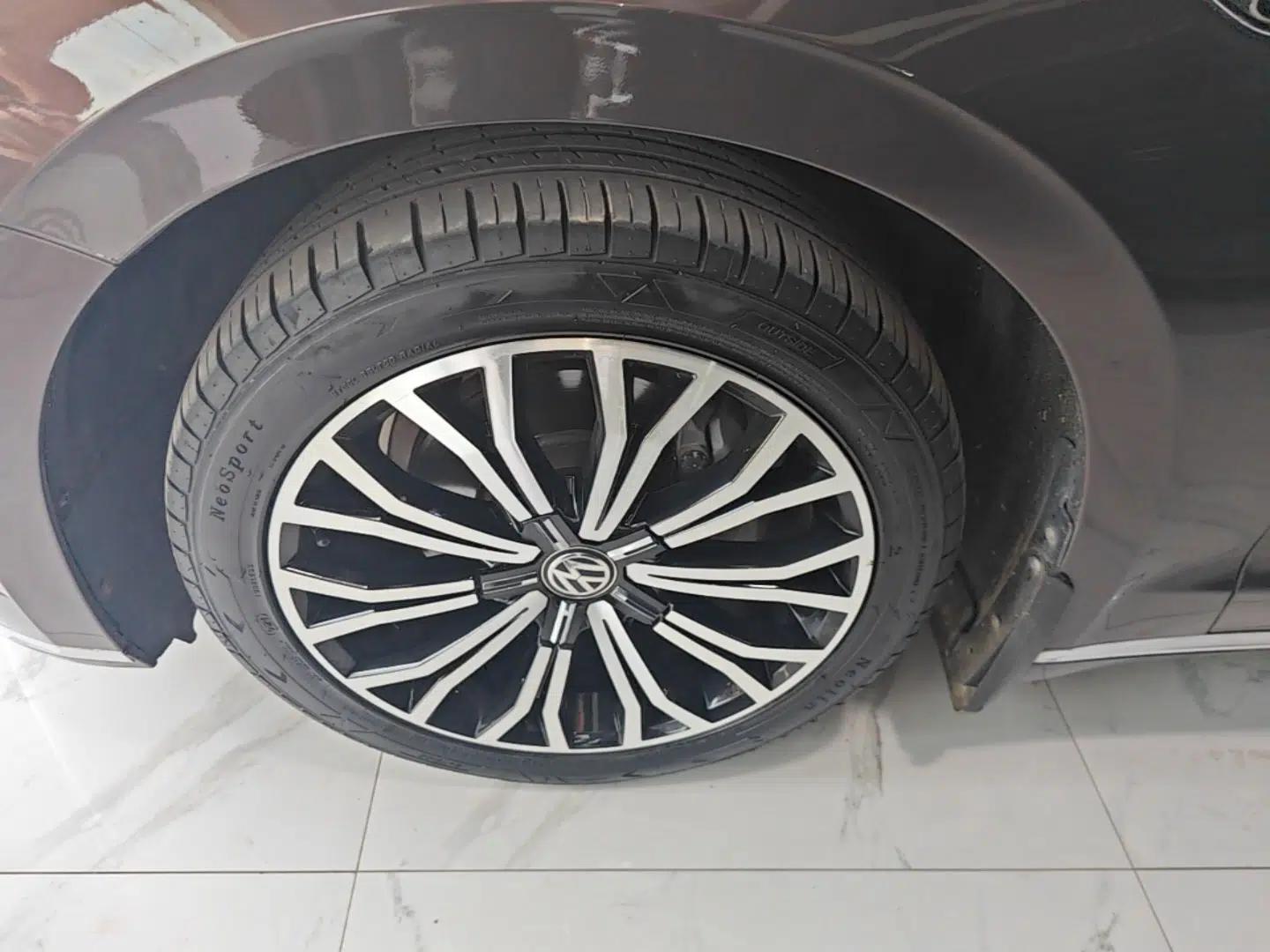 Volkswagen Phideon 2019 380TSI Two-Wheel Drive Business Edition China VI Standard — миниатюра 10