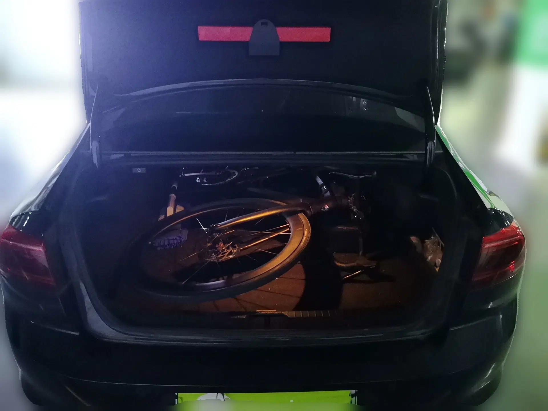 Volkswagen Magotan GTE Plug-in Hybrid 2022 GTE Prestige Model — миниатюра 19