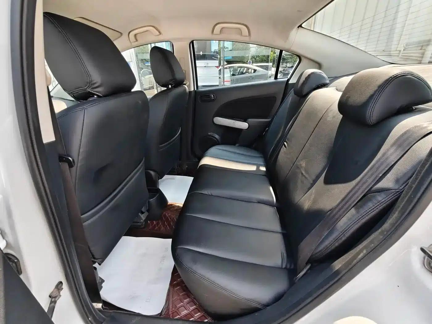 Mazda2 2012 Sedan Dynamic 1.5L Automatic Fashion Edition — миниатюра 8