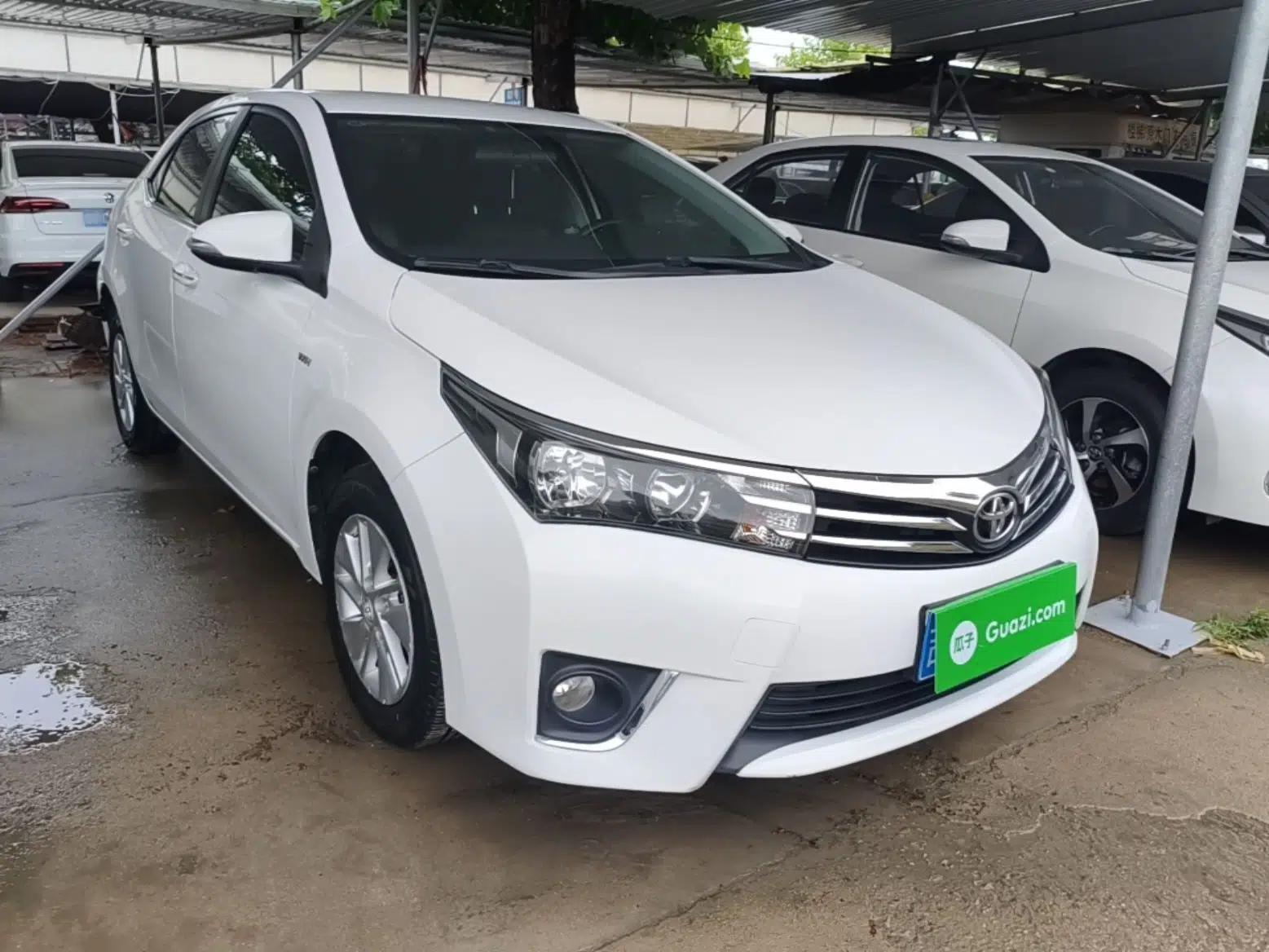 Toyota Corolla 2014 1.6L CVT GL — миниатюра 3