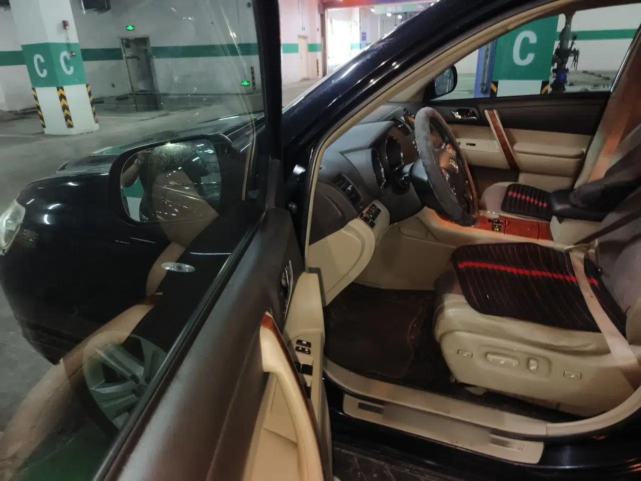 Toyota Highlander 2012 3.5L 4x4 7-Seater Ultimate Edition — миниатюра 16