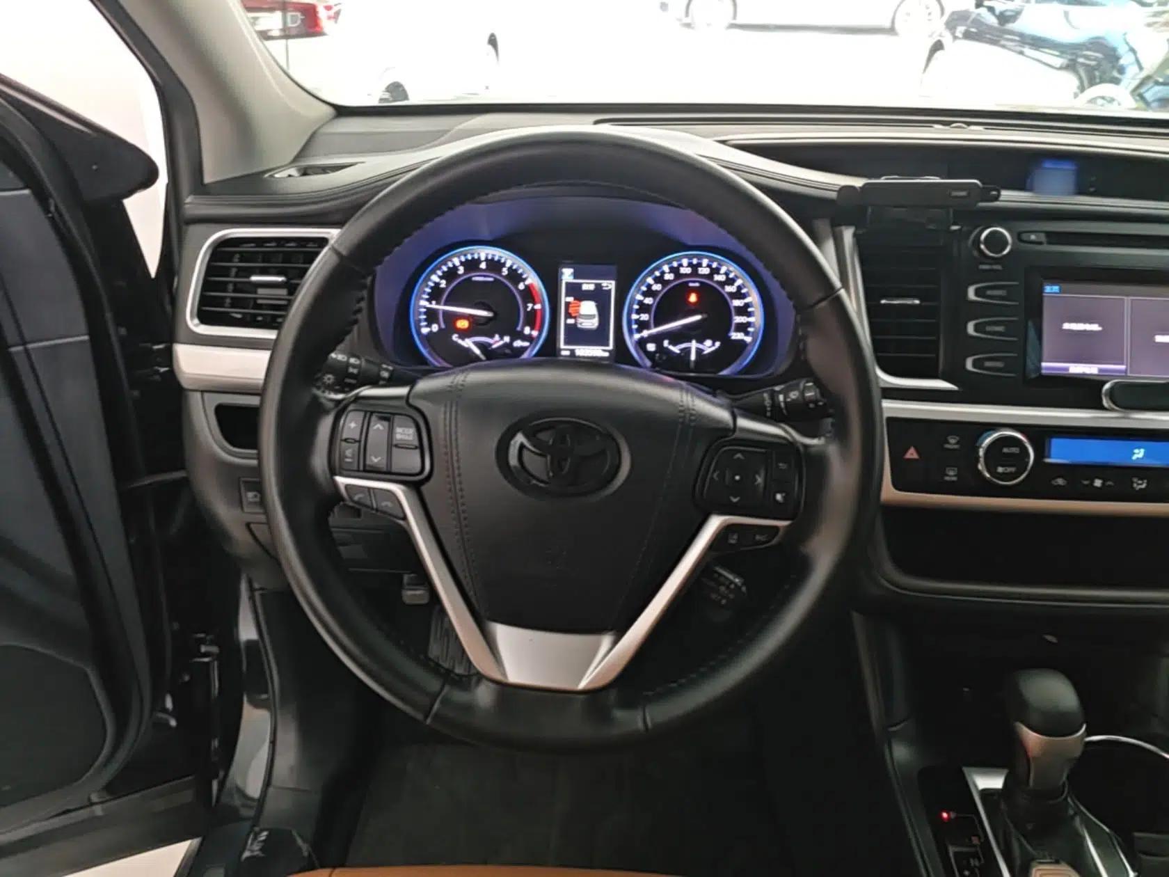 Toyota Highlander 2018 2.0T Four-Wheel Drive Knight Edition 7 Seats China VI Standard — миниатюра 13