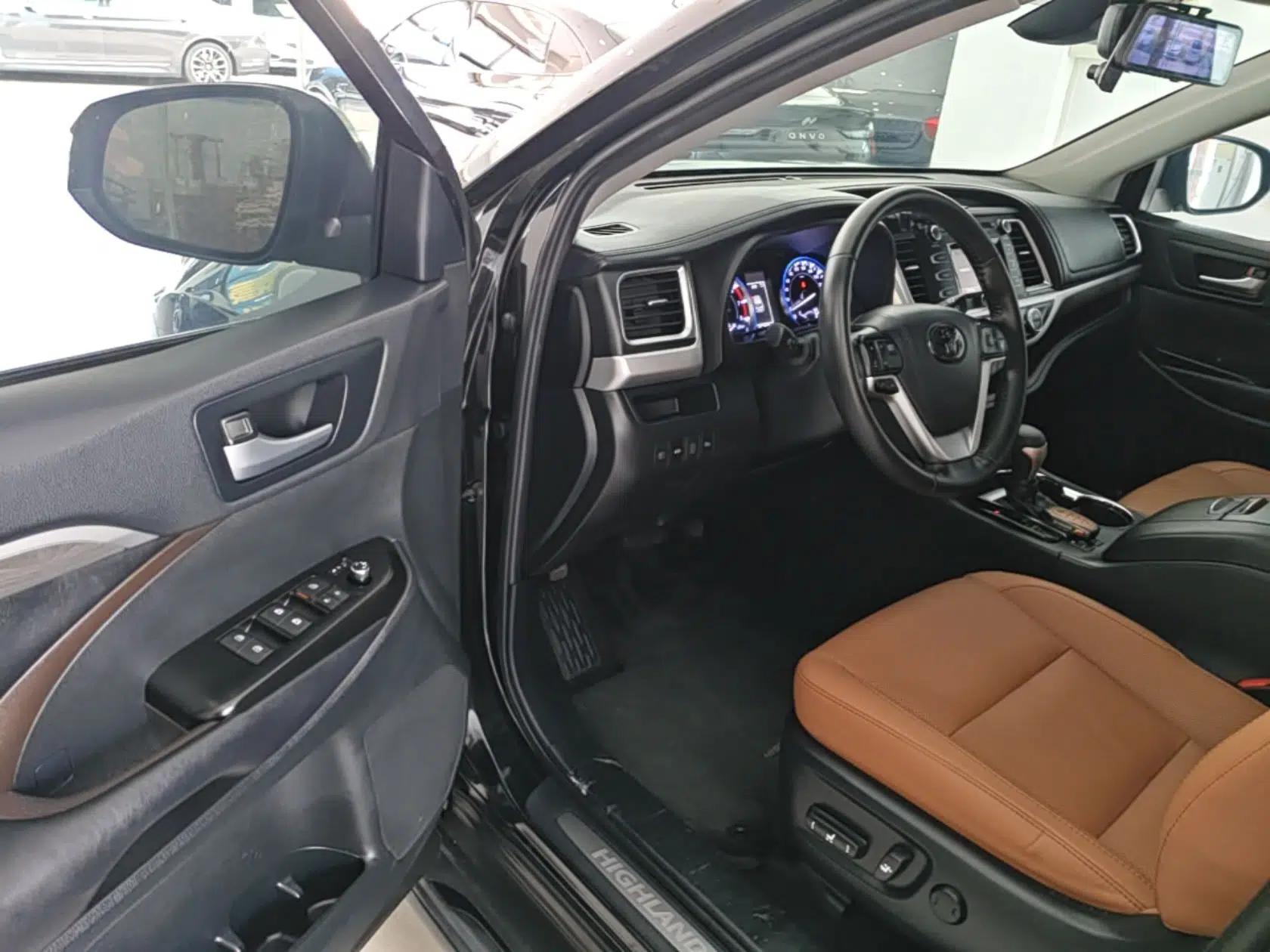 Toyota Highlander 2018 2.0T Four-Wheel Drive Knight Edition 7 Seats China VI Standard — миниатюра 18