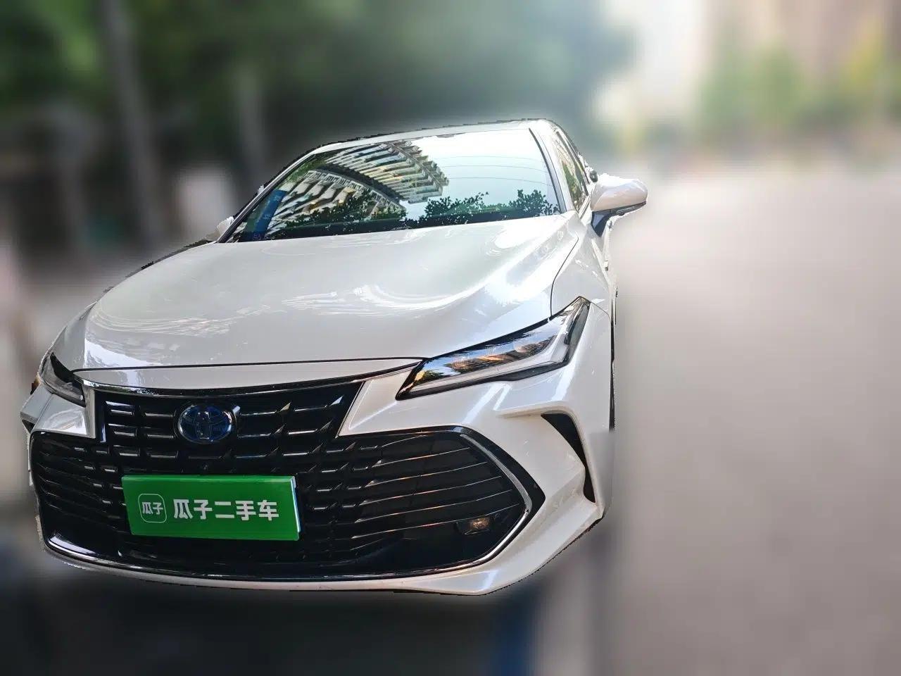 Toyota Avalon 2022 Dual-Engine 2.5L Luxury Edition — миниатюра 2