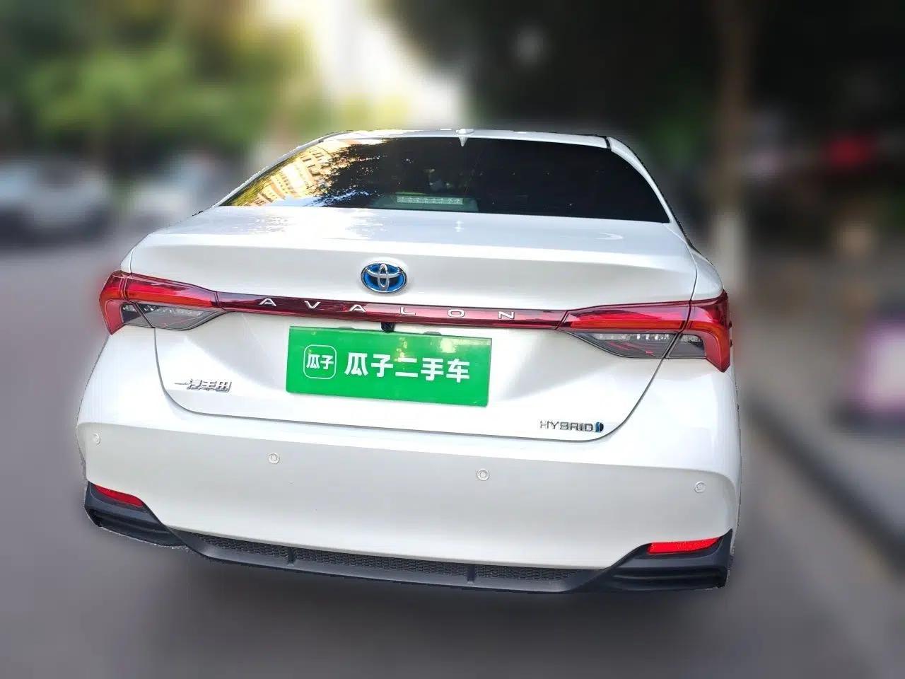 Toyota Avalon 2022 Dual-Engine 2.5L Luxury Edition — миниатюра 5