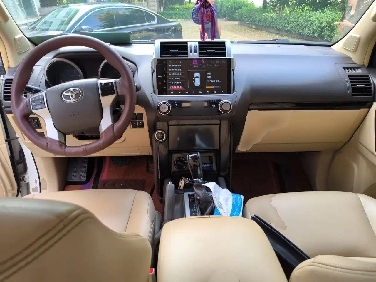 Toyota Prado 2014 2.7L Automatic Standard Edition — миниатюра 9