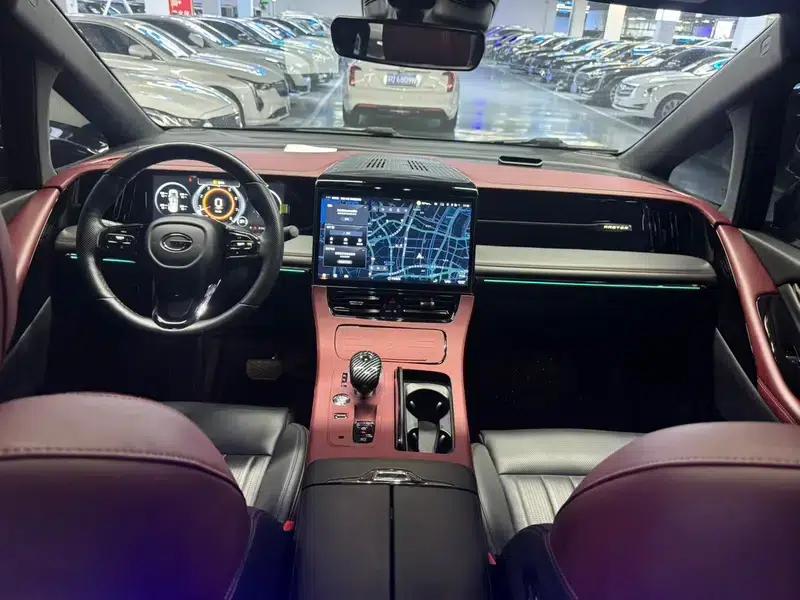 Trumpchi M8 2023 Master Series 2.0TGDI Flagship Edition — миниатюра 10