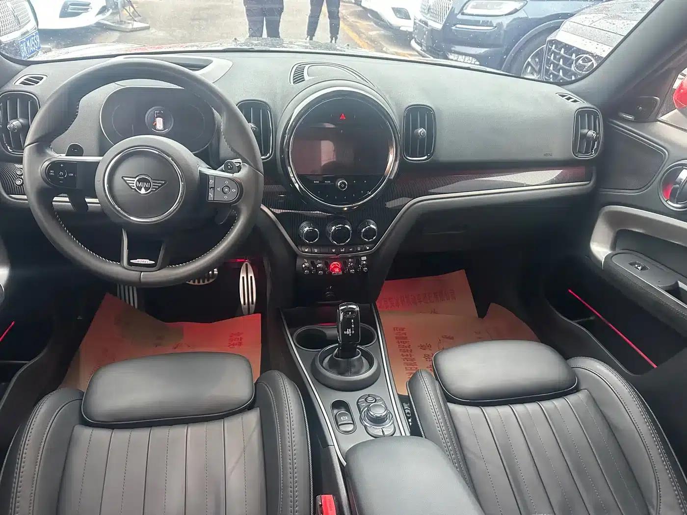 MINI JCW COUNTRYMAN 2023 2.0T JOHN COOPER WORKS — миниатюра 12