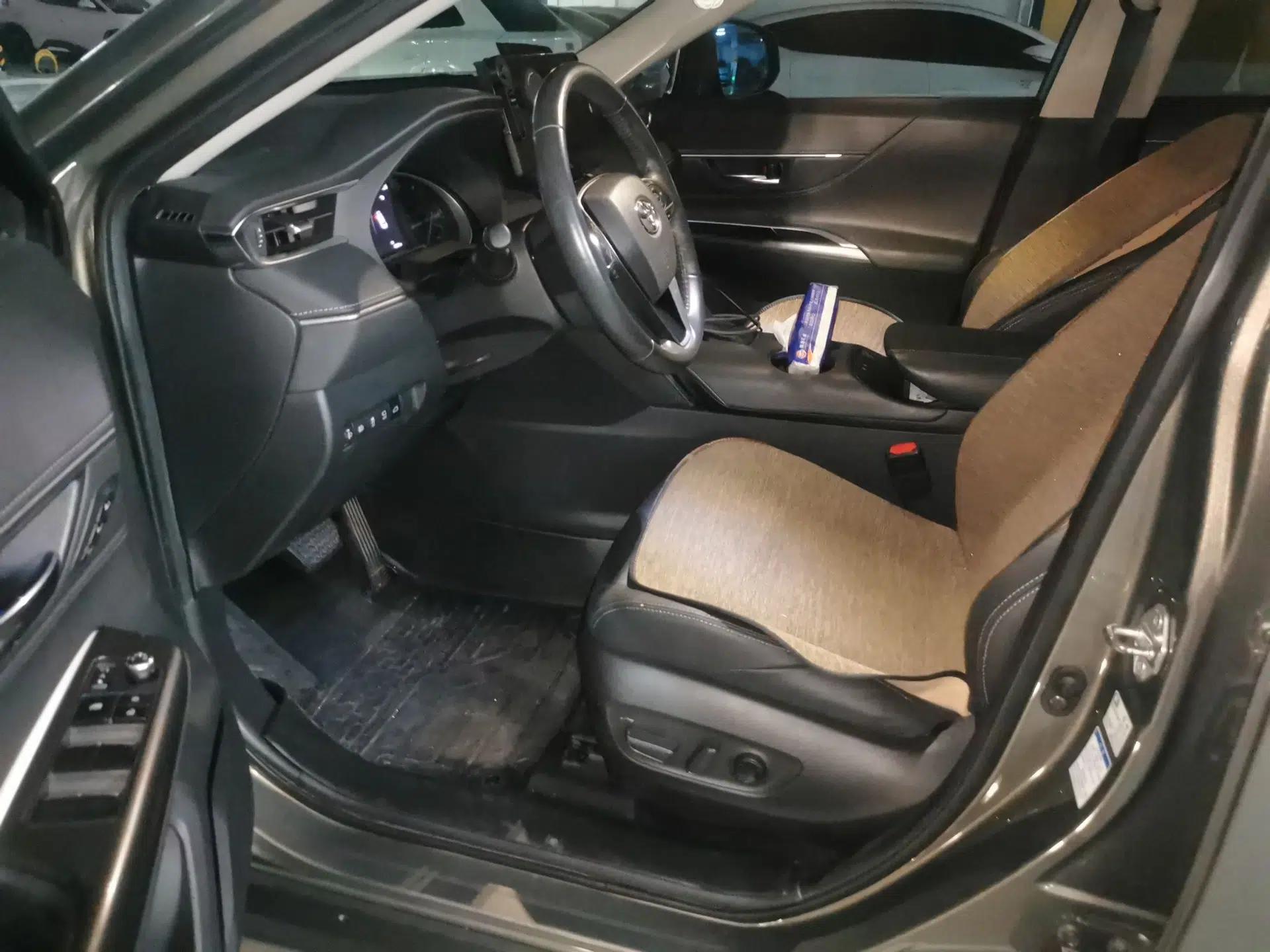 Toyota Harrier 2022 Dual-Engine 2.5L CVT Four-Wheel Drive Luxury Edition — миниатюра 16