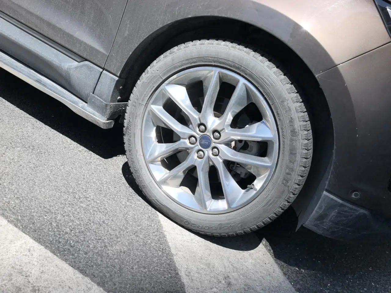 Ford Edge 2016 EcoBoost 245 Four-Wheel Drive Titanium 7-Seater — миниатюра 8