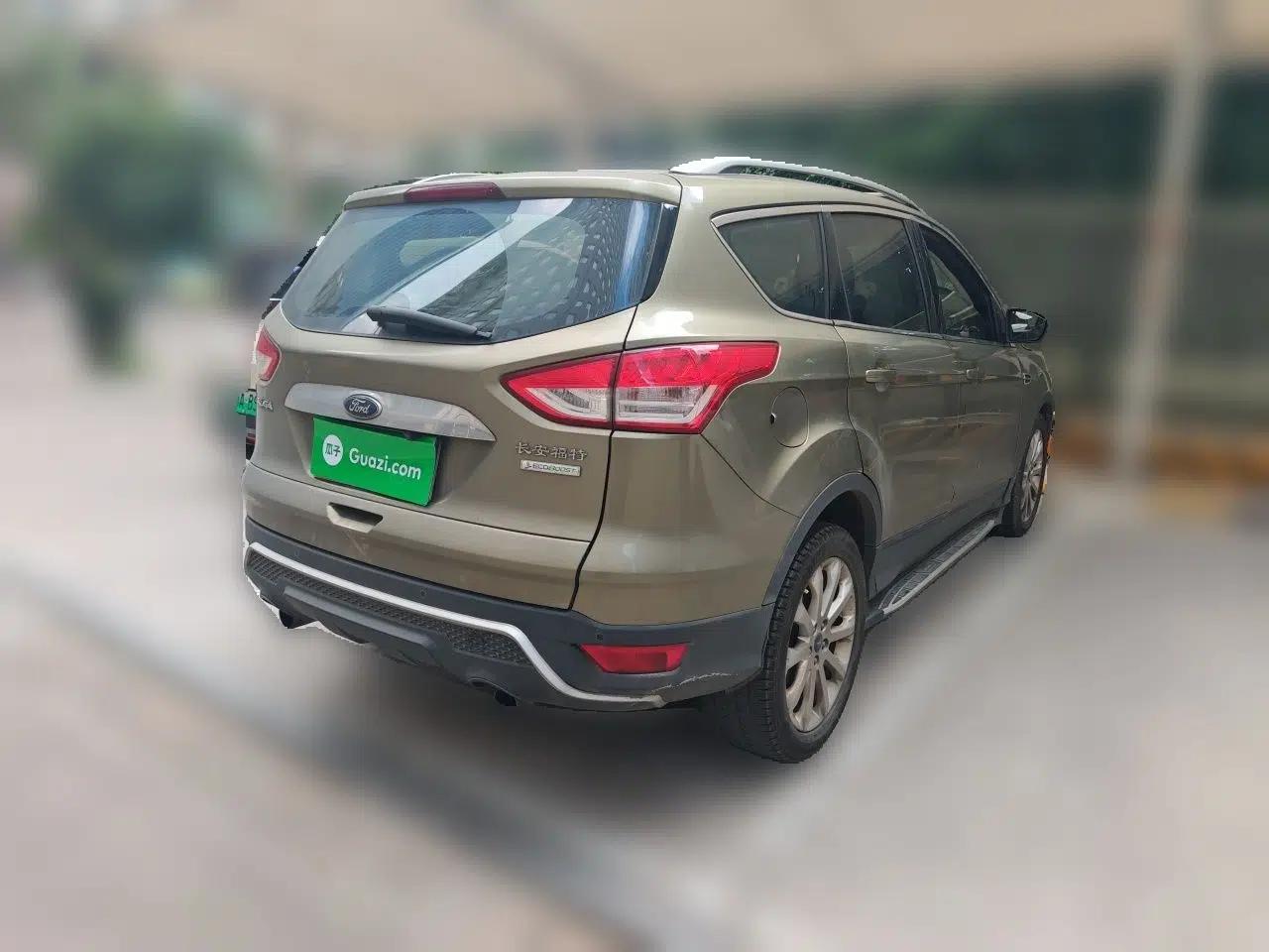 Ford Kuga 2015 1.5L GTDi Two-Wheel Drive Fashion Edition — миниатюра 6