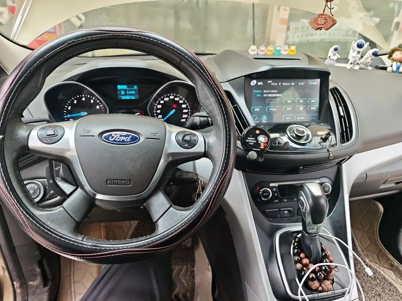 Ford Kuga 2015 1.5L GTDi Two-Wheel Drive Fashion Edition — миниатюра 9