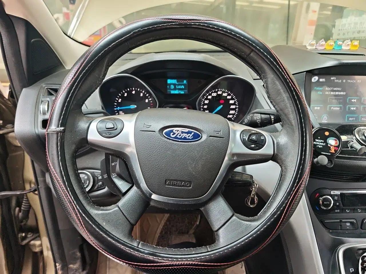 Ford Kuga 2015 1.5L GTDi Two-Wheel Drive Fashion Edition — миниатюра 10
