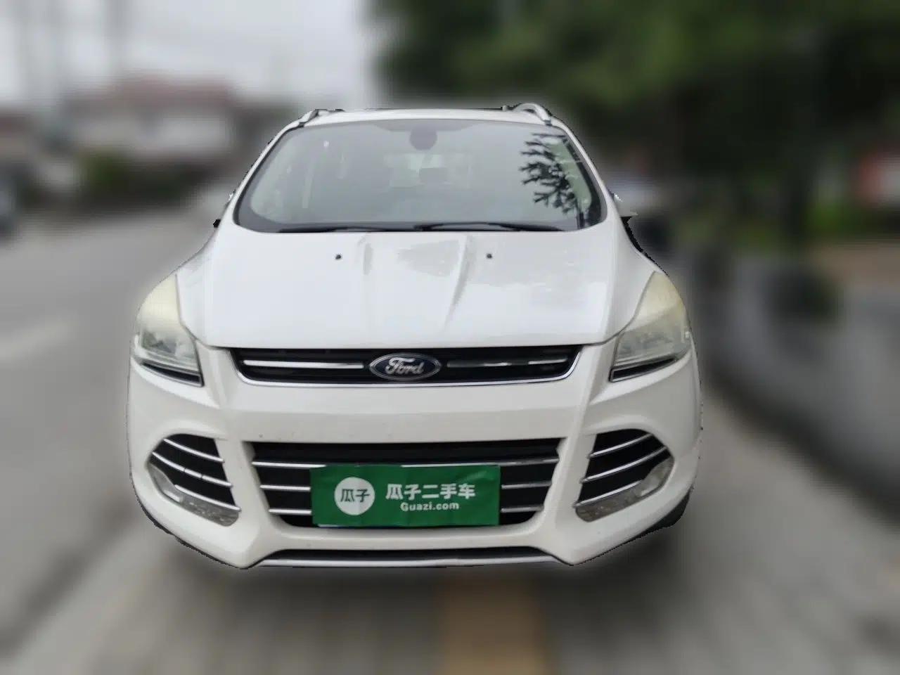 Ford Kuga 2015 1.5L GTDi Two-Wheel Drive Fashion Edition — миниатюра 2