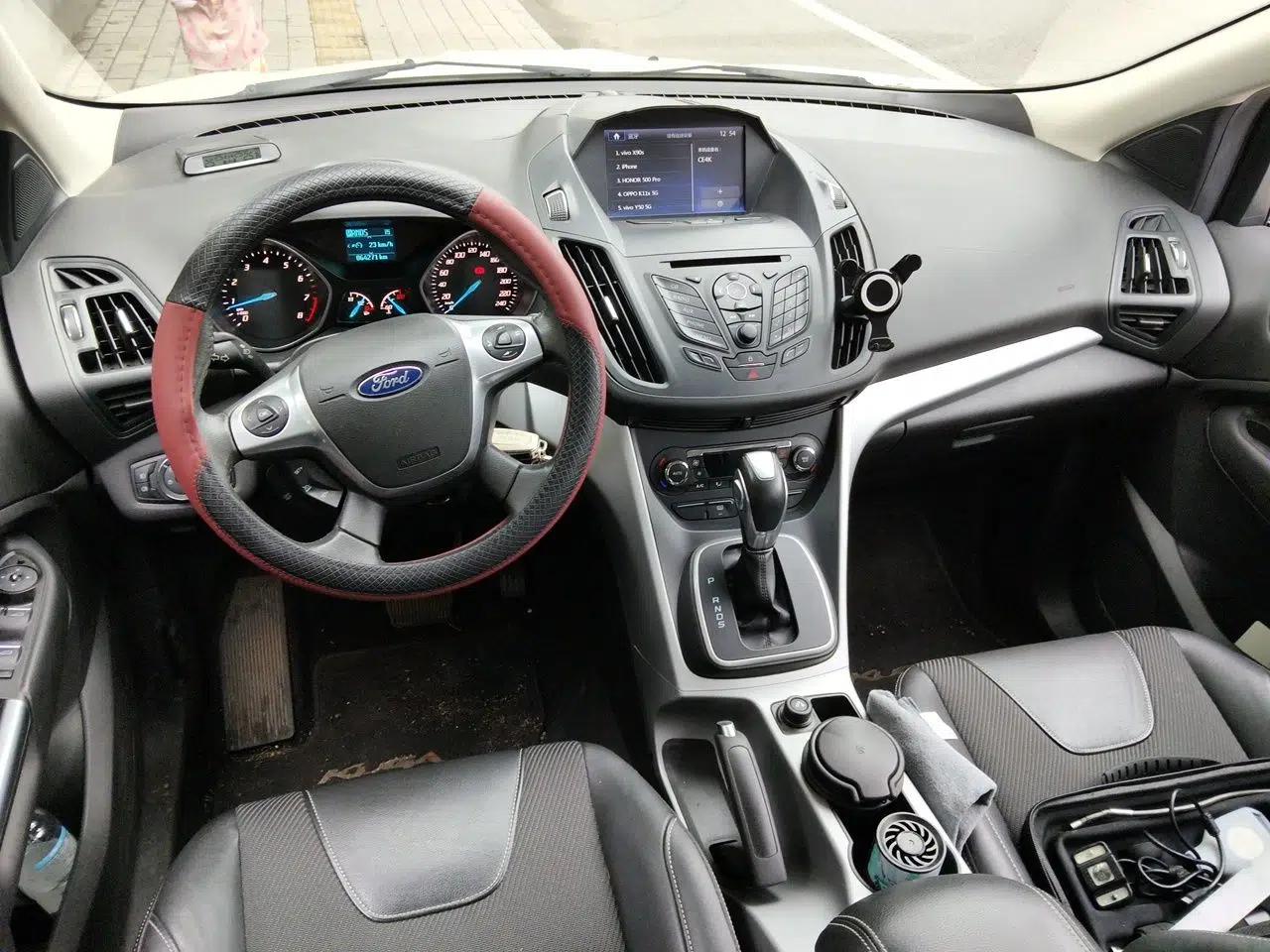 Ford Kuga 2015 1.5L GTDi Two-Wheel Drive Fashion Edition — миниатюра 9