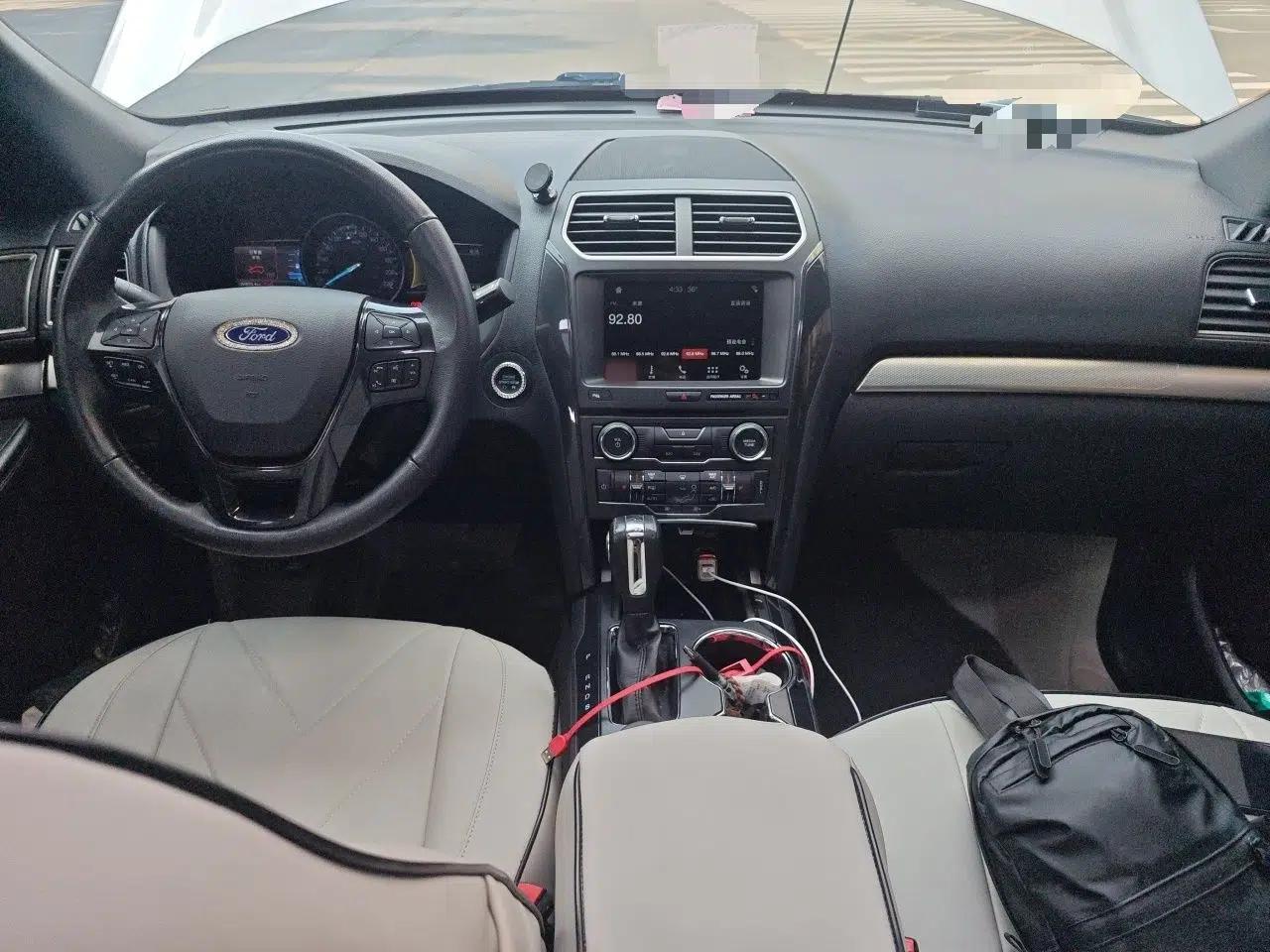 Ford Explorer 2018 2.3T Fashion Edition — миниатюра 6