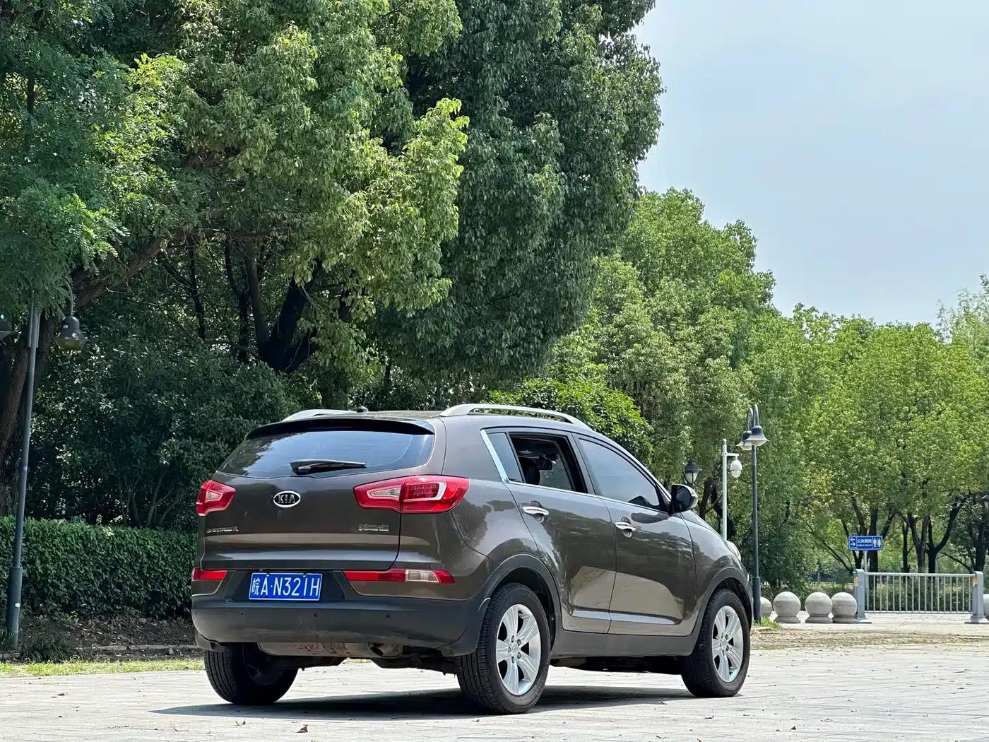 2011 Kia Sportage 2.0L Automatic 2WD GLS — миниатюра 6