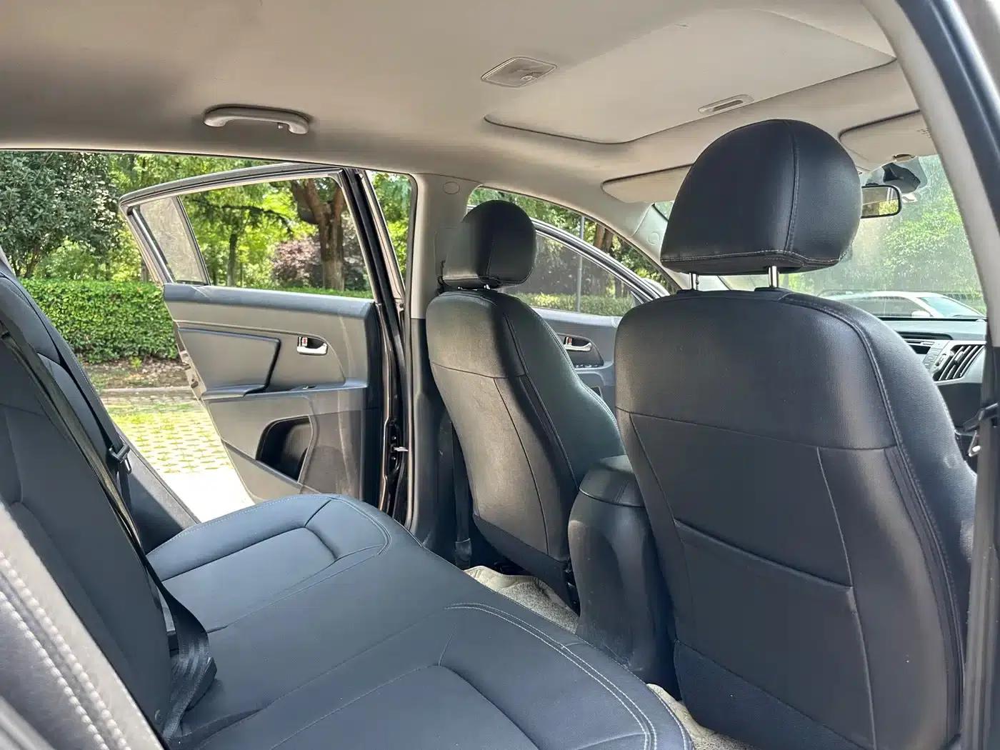 2011 Kia Sportage 2.0L Automatic 2WD GLS — миниатюра 8