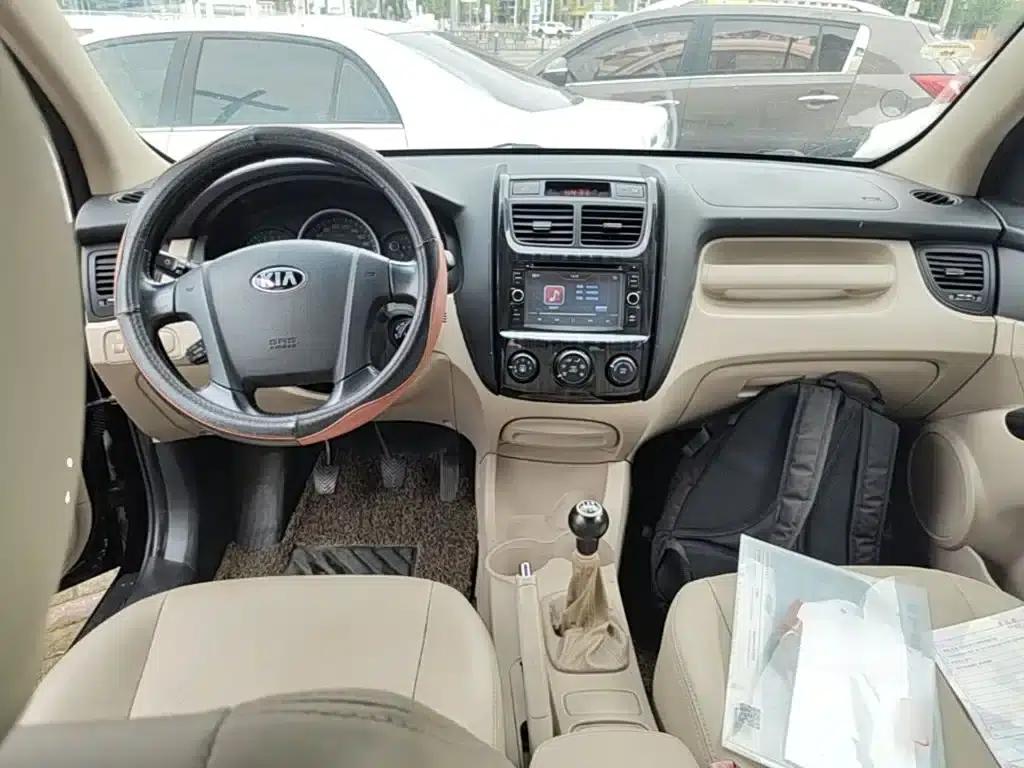 2013 Kia Sportage 2.0L Manual 2WD GL — миниатюра 10