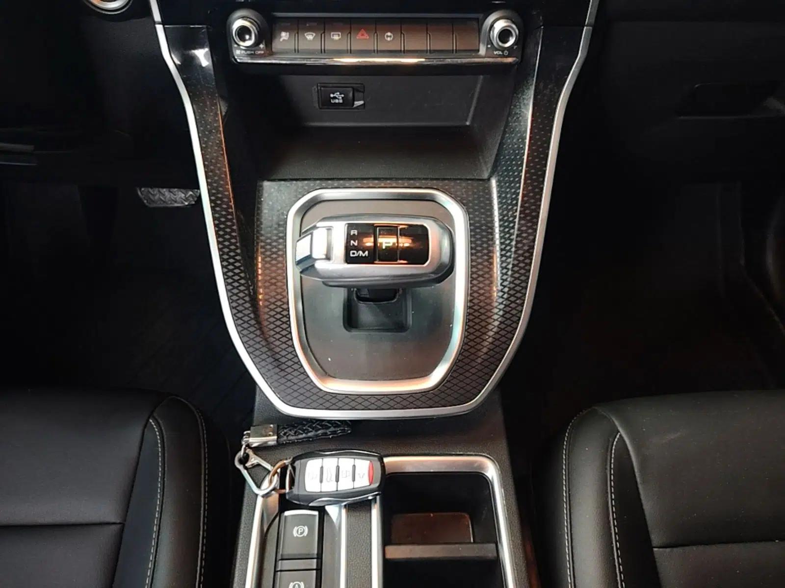 Haval M6 2023 PLUS 1.5T DCT Luxury Smart Connectivity Model — миниатюра 22