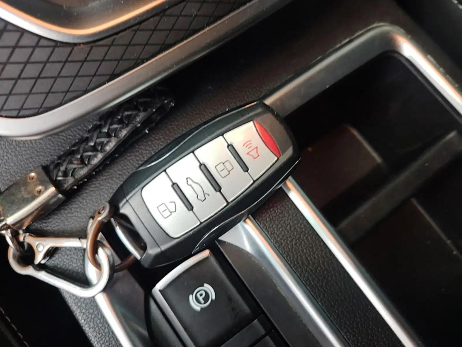 Haval M6 2023 PLUS 1.5T DCT Luxury Smart Connectivity Model — миниатюра 29