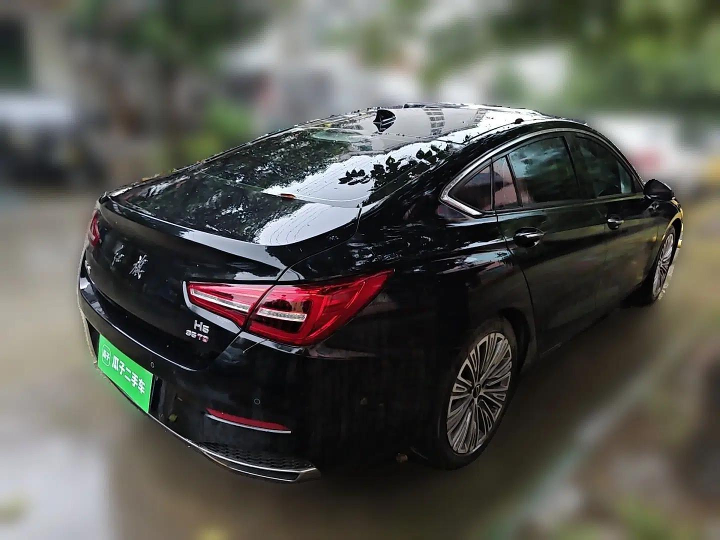 Hongqi H5 2022 Classic Model Facelift 1.8T Automatic Smart Connect Flagship Edition — миниатюра 6