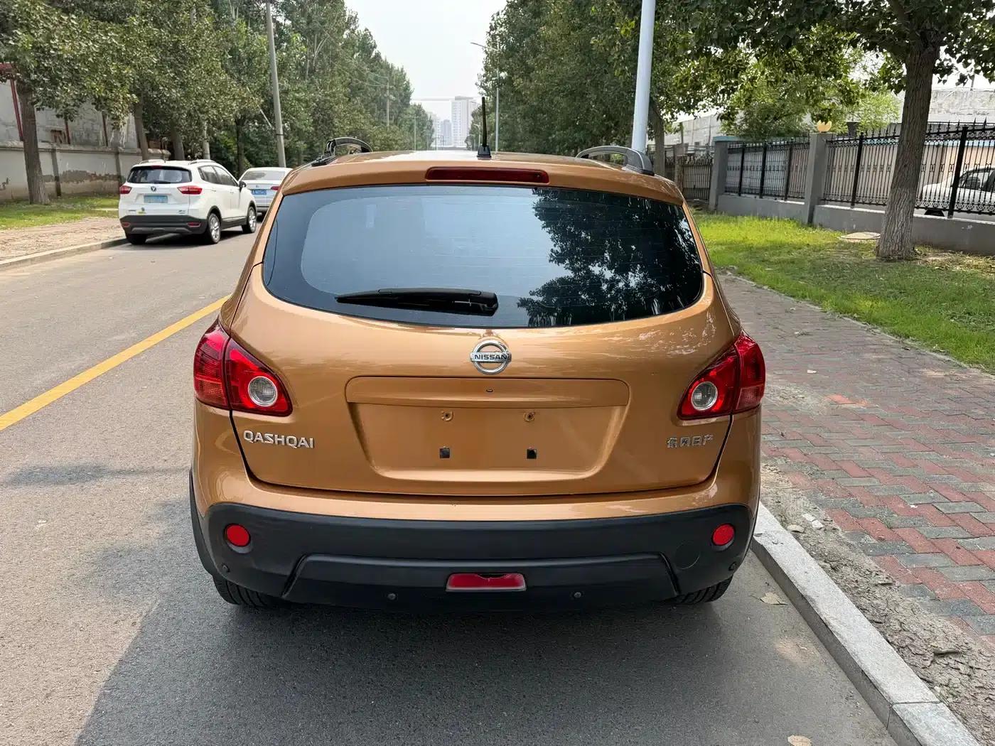 Nissan Qashqai 2012 2.0XL Fire 6MT 2WD — миниатюра 12