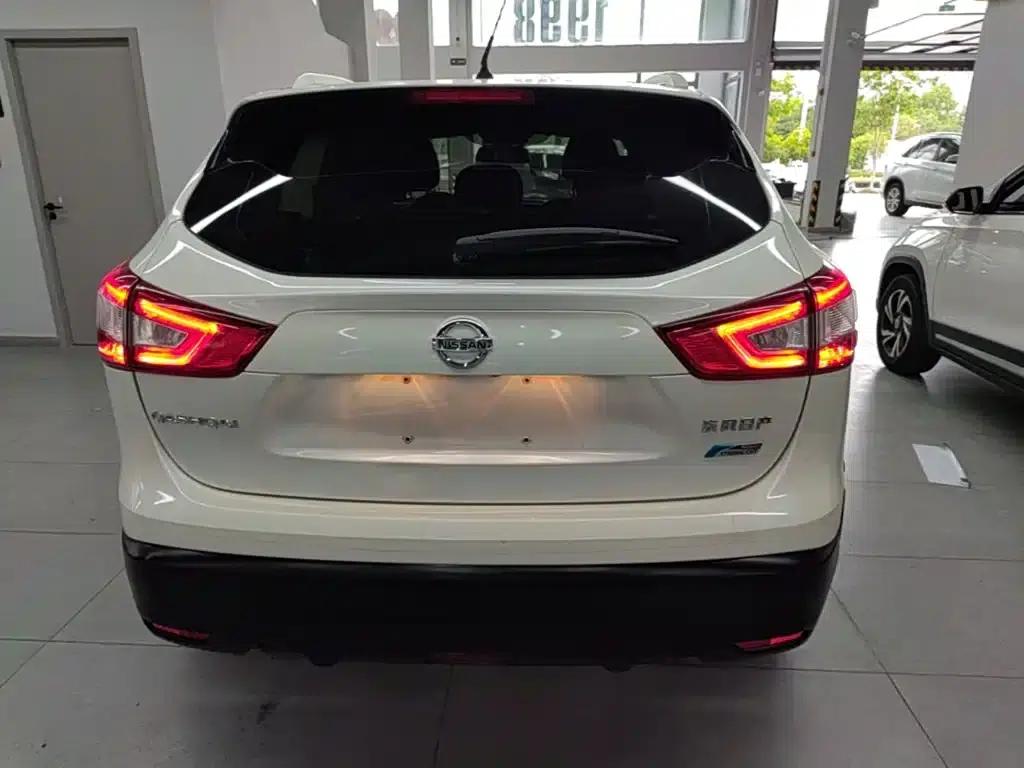 Nissan Qashqai 2016 2.0L CVT Elite Edition — миниатюра 6