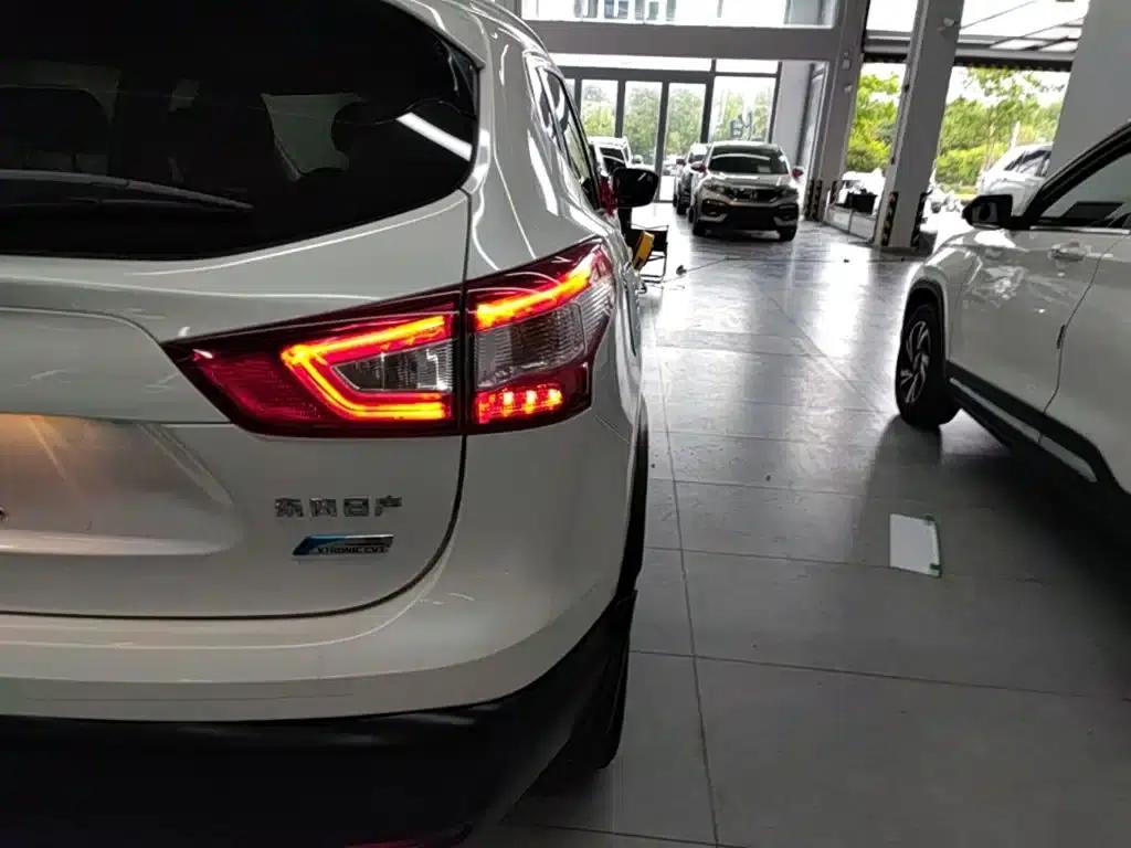 Nissan Qashqai 2016 2.0L CVT Elite Edition — миниатюра 8