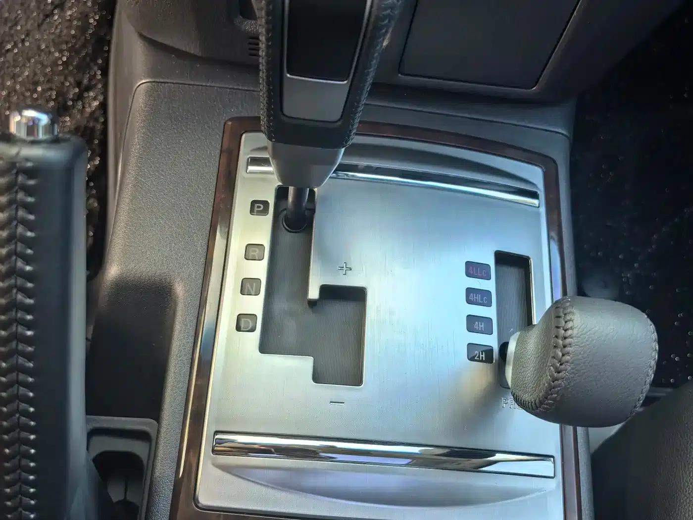 2020 Pajero Imported 3.0L Automatic Premium Off-Road Edition — миниатюра 12
