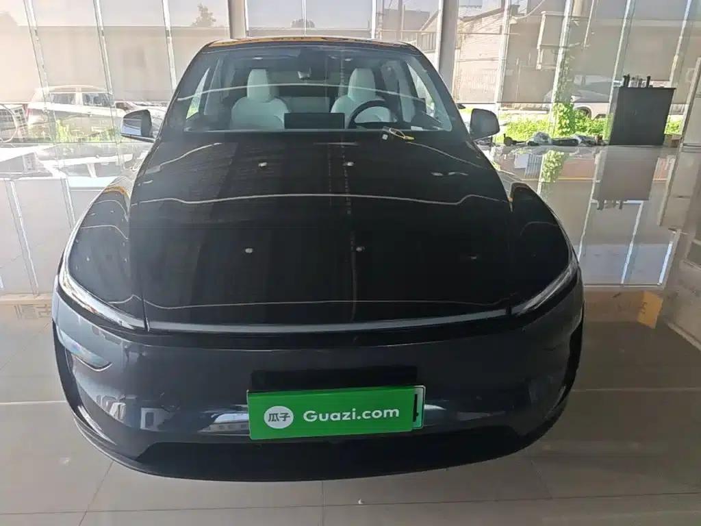 Model Y 2025 Long Range All-Wheel Drive First Edition — миниатюра 3