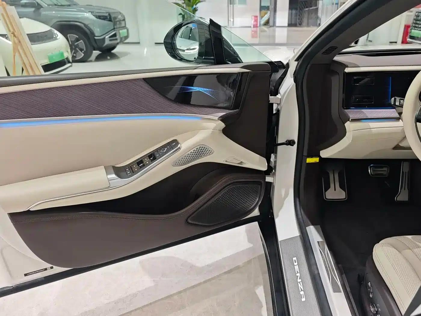 Denza Z9 2024 Model 1100km AWD Max Edition — миниатюра 4