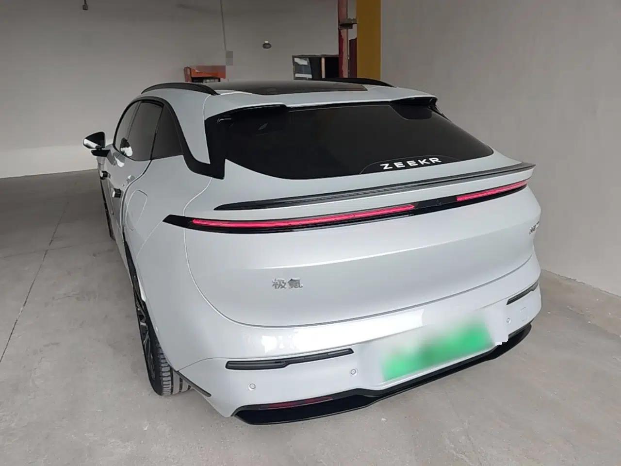 Zeekr 007GT 2025 Four-Wheel Drive Intelligent Driving Version 75 kWh — миниатюра 13