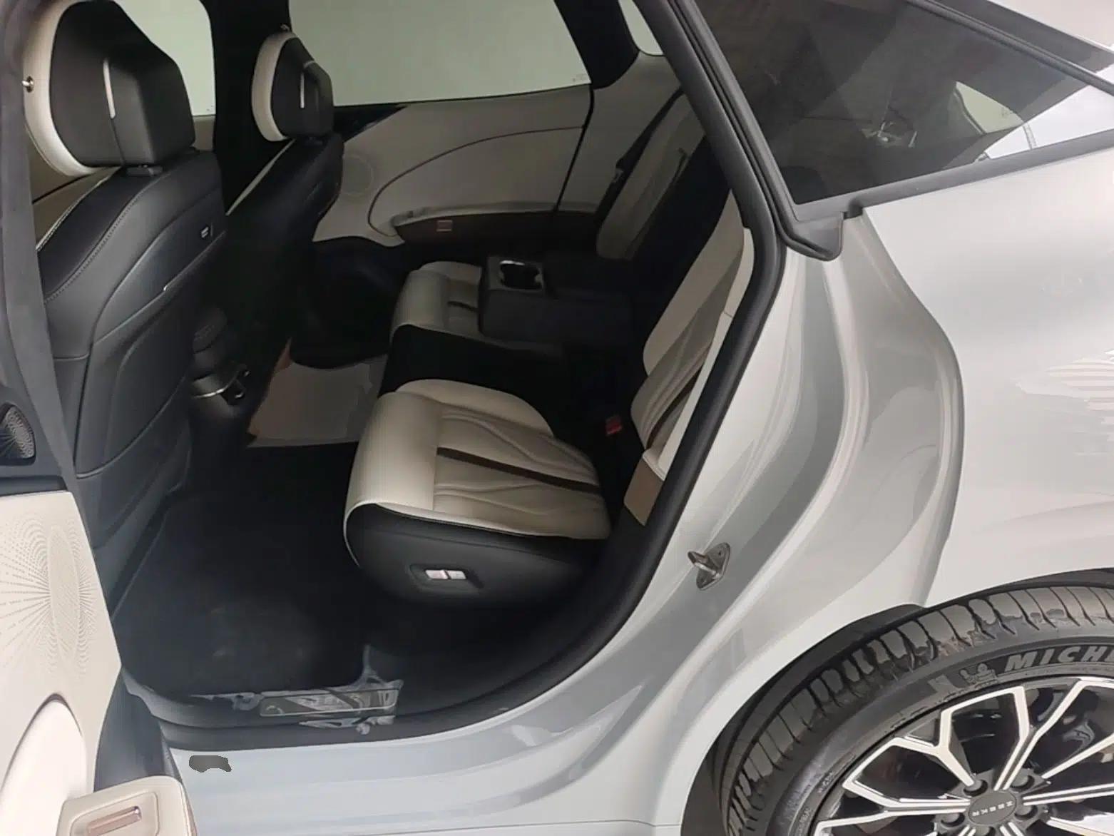 Zeekr 007GT 2025 Four-Wheel Drive Intelligent Driving Version 75 kWh — миниатюра 25