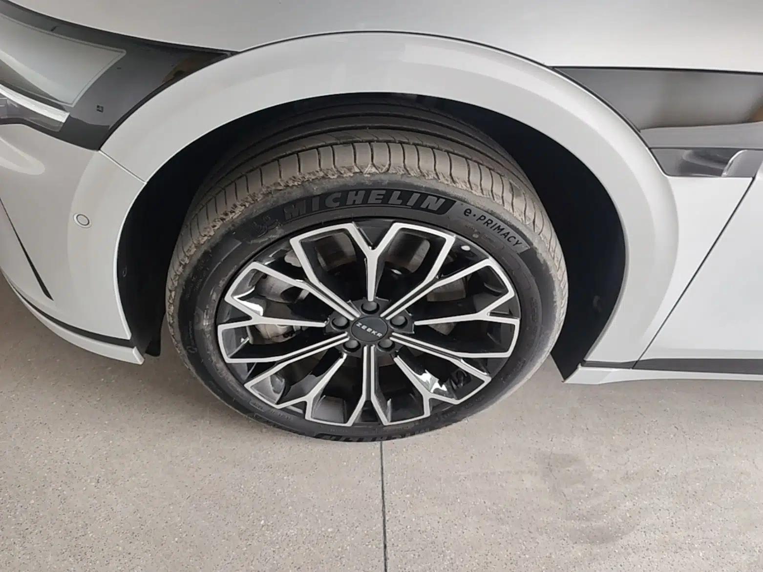Zeekr 007GT 2025 Four-Wheel Drive Intelligent Driving Version 75 kWh — миниатюра 10