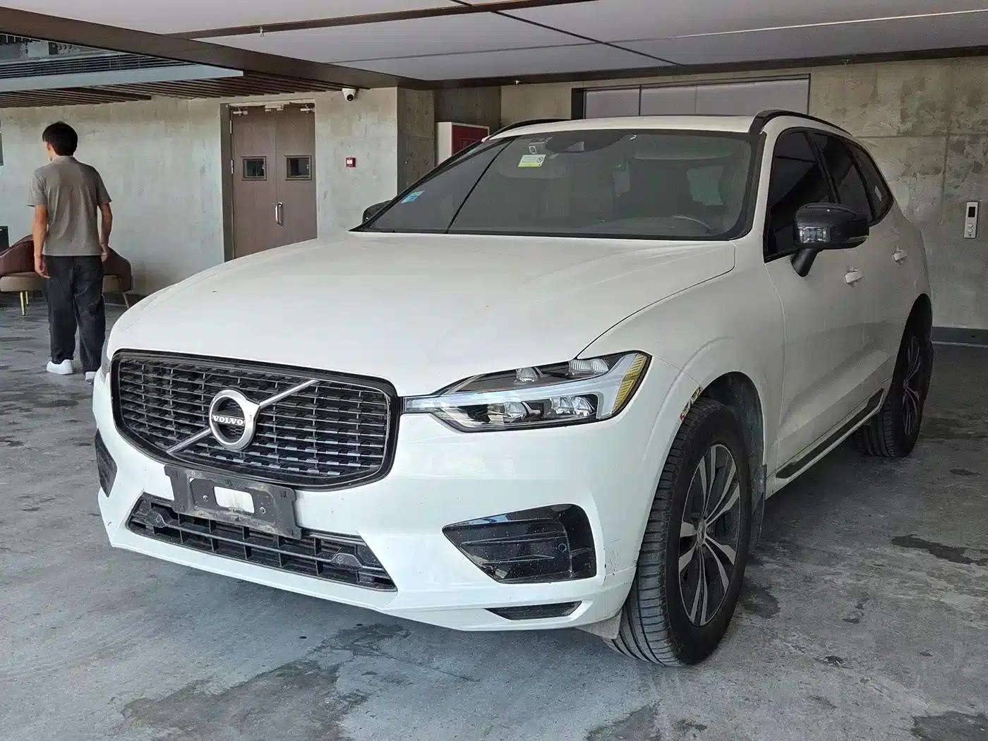 2021 Volvo XC60 T5 AWD Inscription Luxury Edition — миниатюра 1