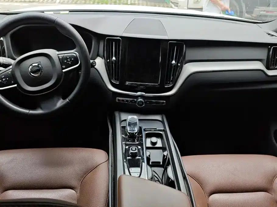 2024 Volvo XC60 B5 AWD Inscription Luxury Edition — миниатюра 12