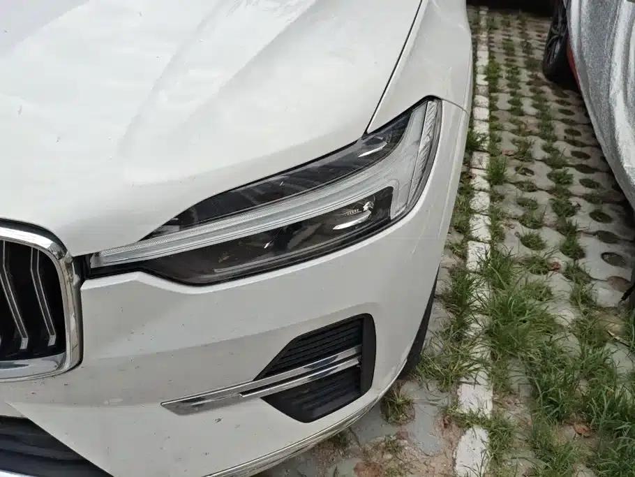 2024 Volvo XC60 B5 AWD Inscription Luxury Edition — миниатюра 5