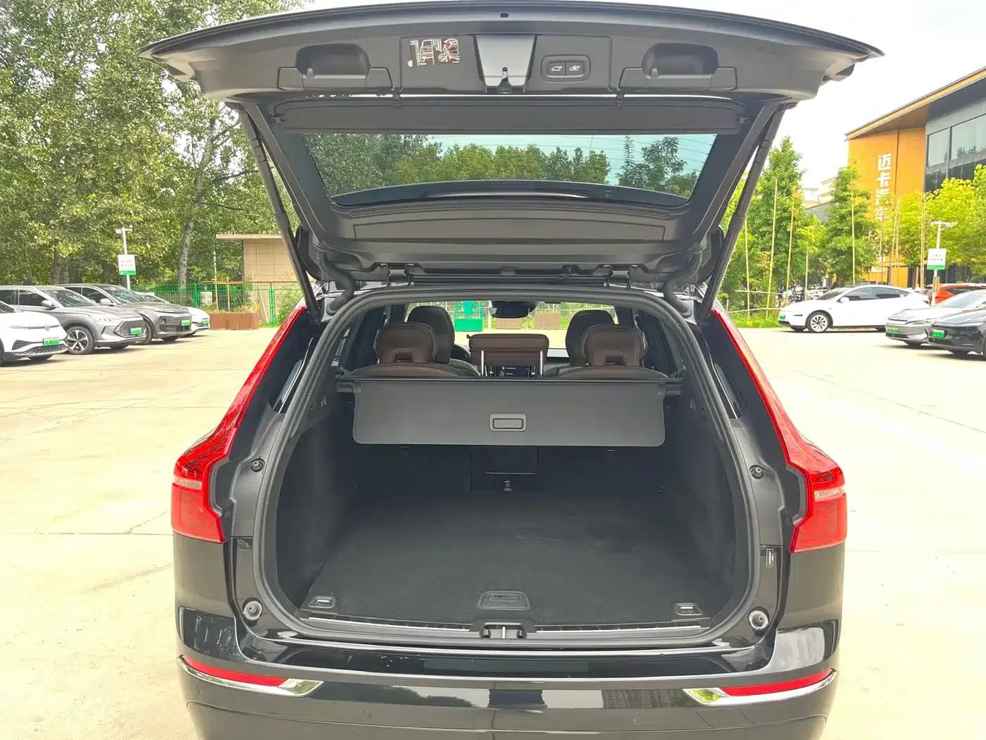 2021 Volvo XC60 T5 AWD Inscription Luxury Edition — миниатюра 11