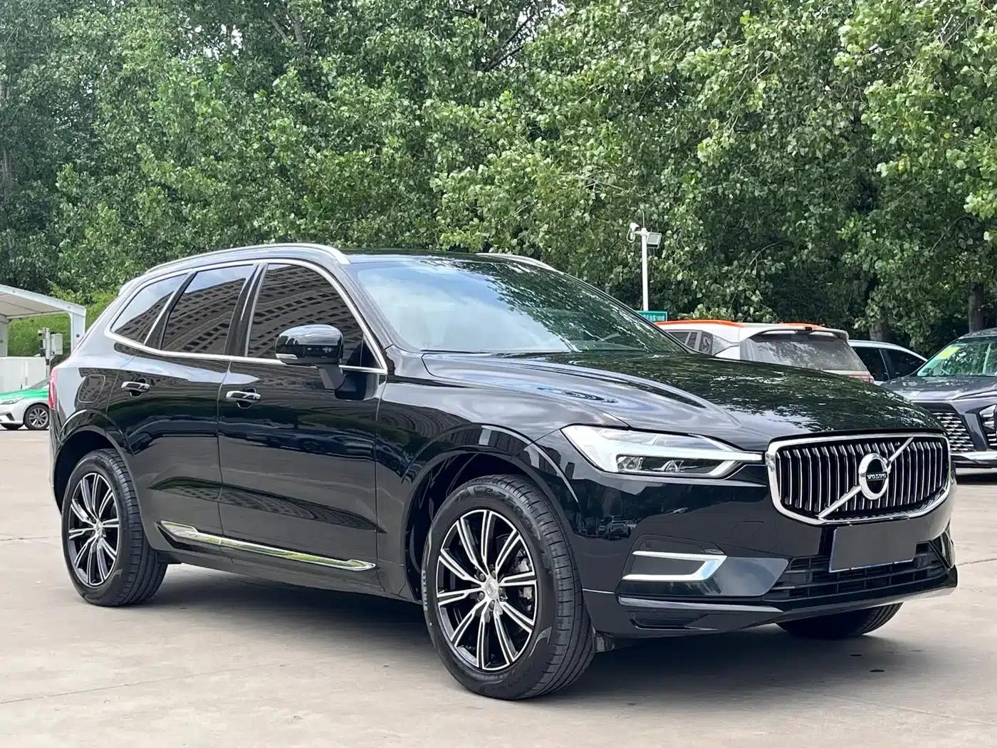 2021 Volvo XC60 T5 AWD Inscription Luxury Edition — миниатюра 4